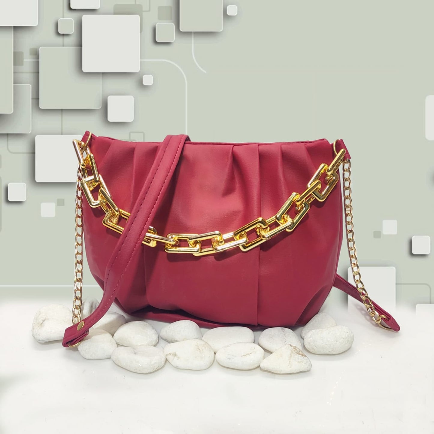 Stylish Women's Handbag with Golden Chain & Long Strap – Trendy Travel Tote